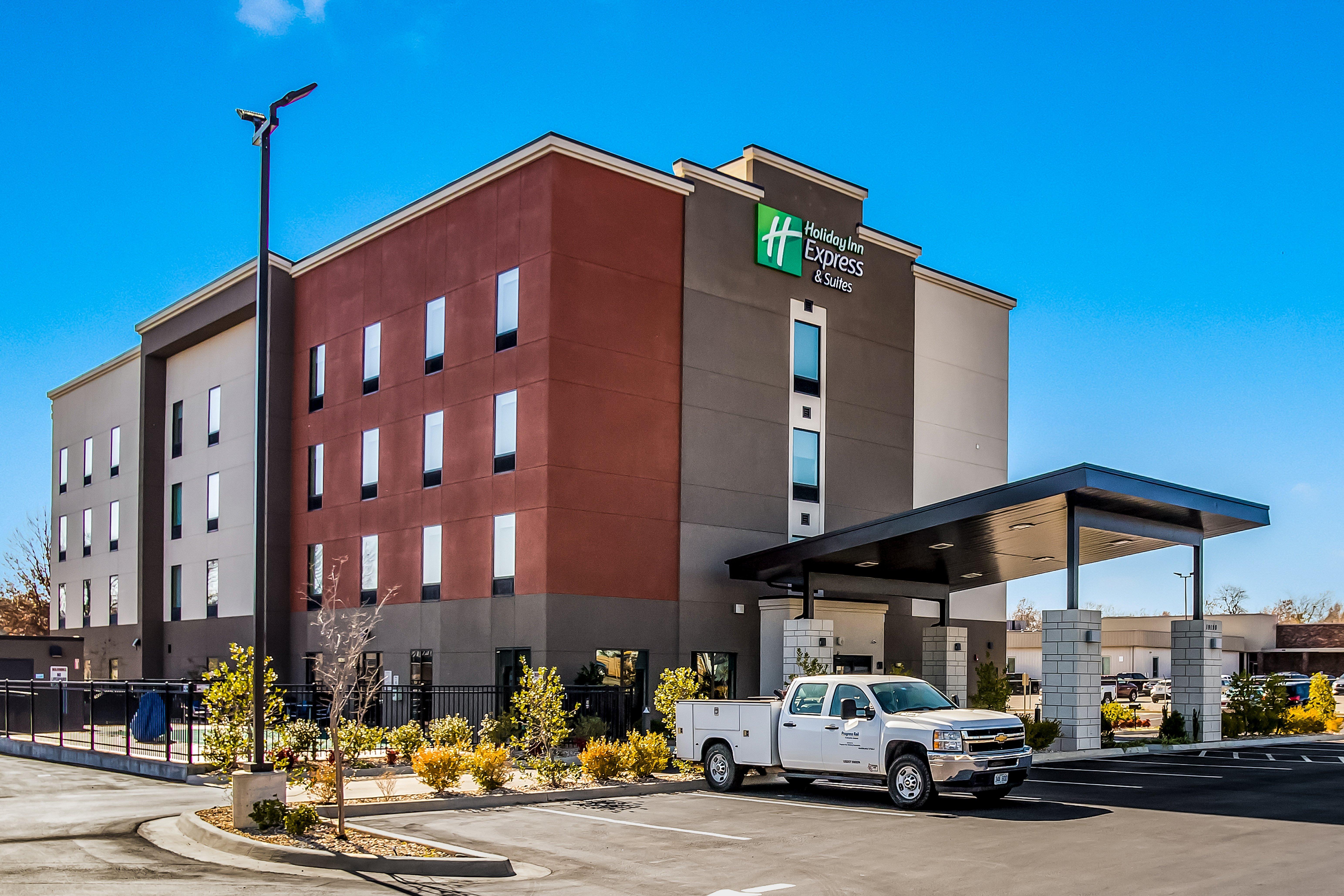 Holiday Inn Express & Suites Tulsa East - Catoosa By Ihg Exterior photo