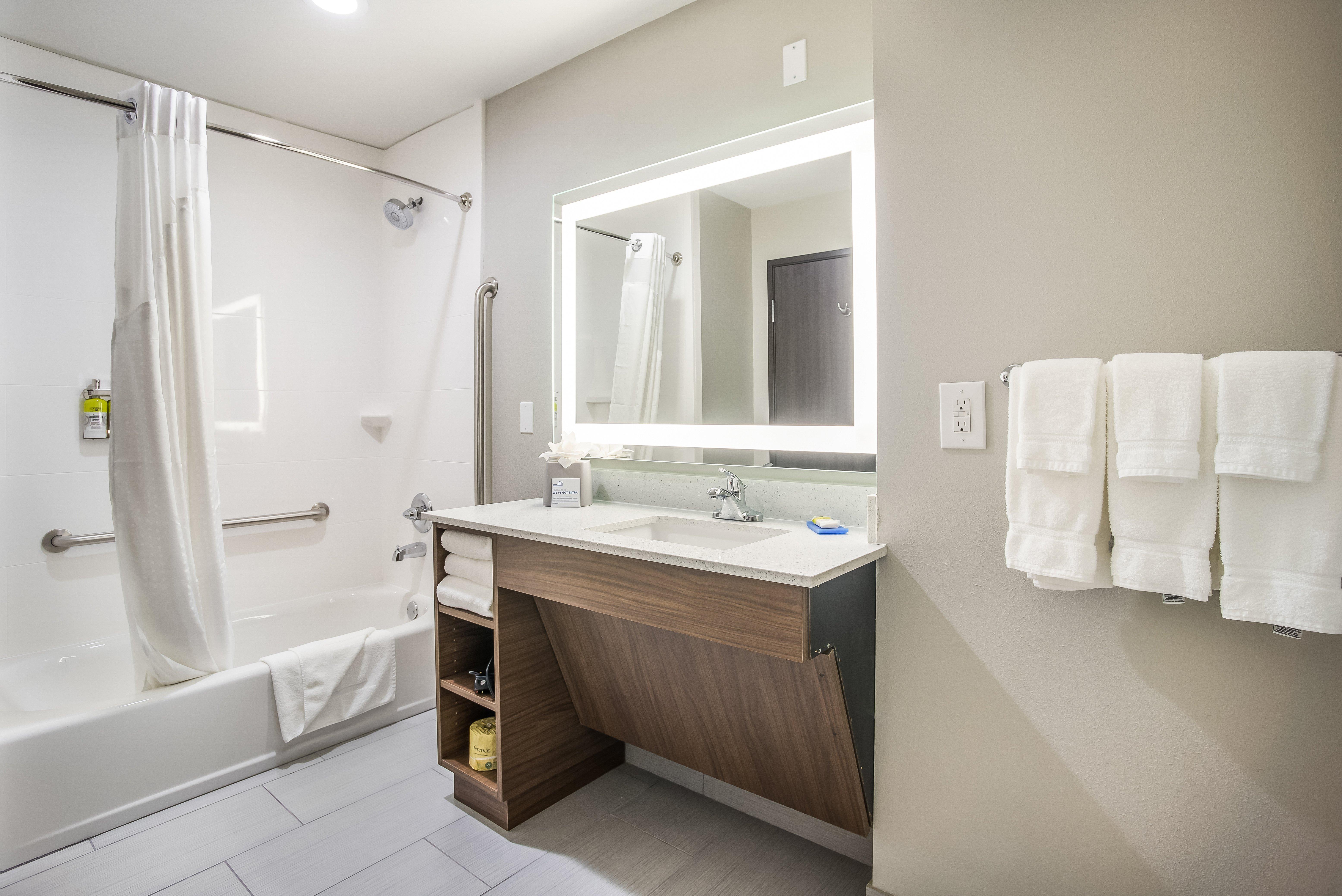 Holiday Inn Express & Suites Tulsa East - Catoosa By Ihg Exterior photo