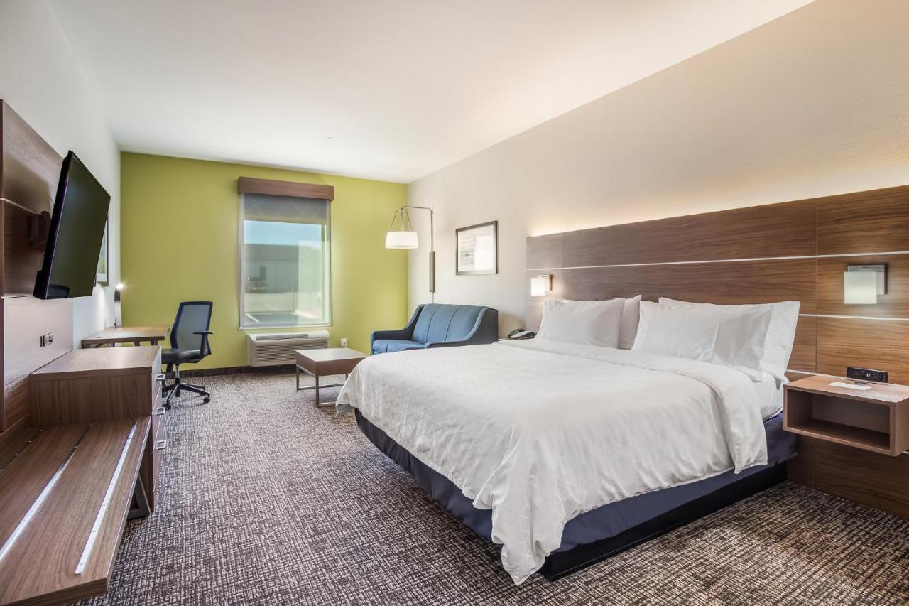 Holiday Inn Express & Suites Tulsa East - Catoosa By Ihg Exterior photo