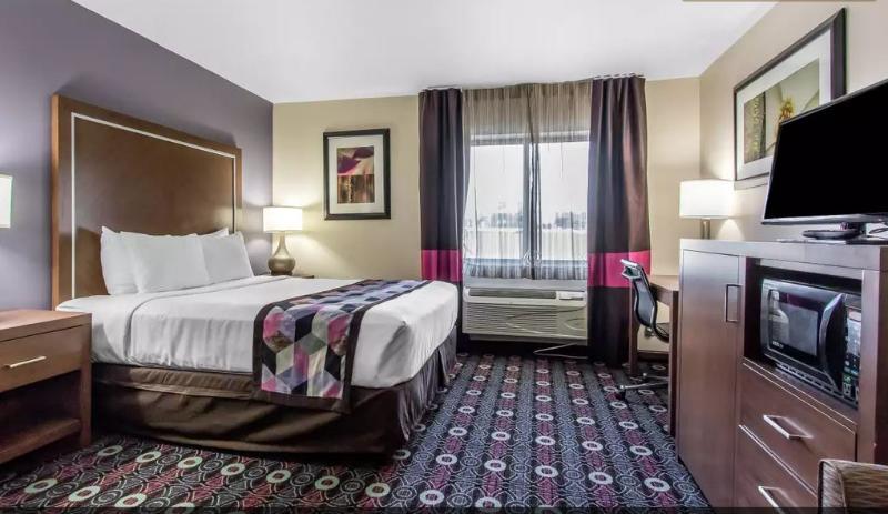 Holiday Inn Express & Suites Tulsa East - Catoosa By Ihg Exterior photo